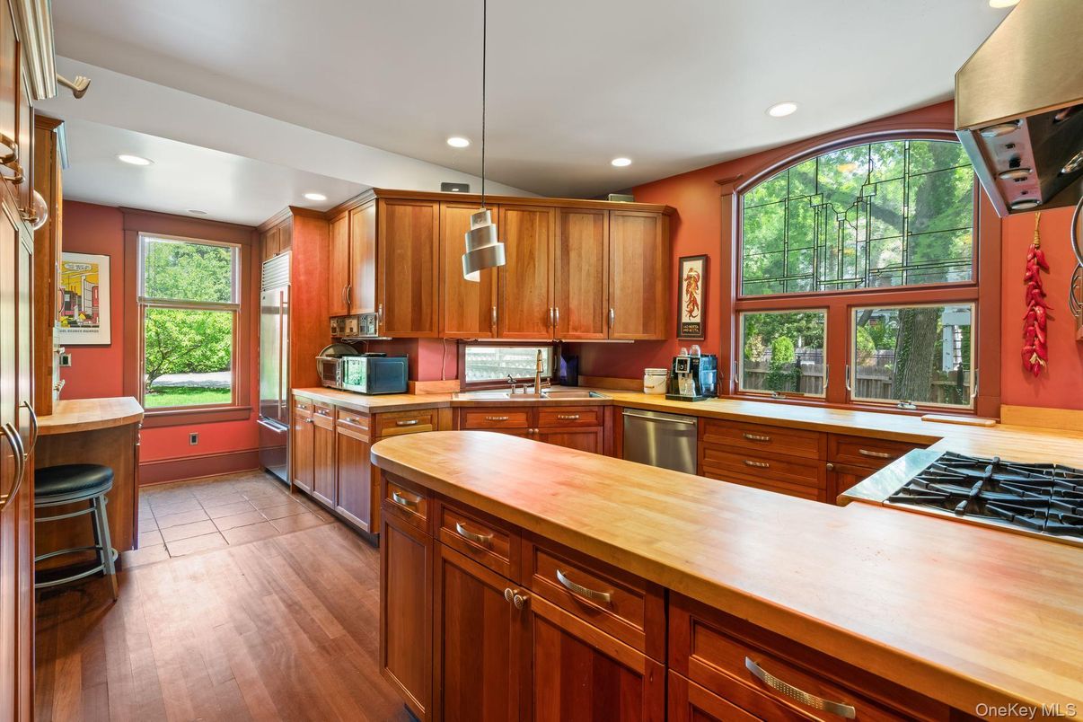 Interior, Kitchen, Recessed Lighting, Wood Texture Flooring