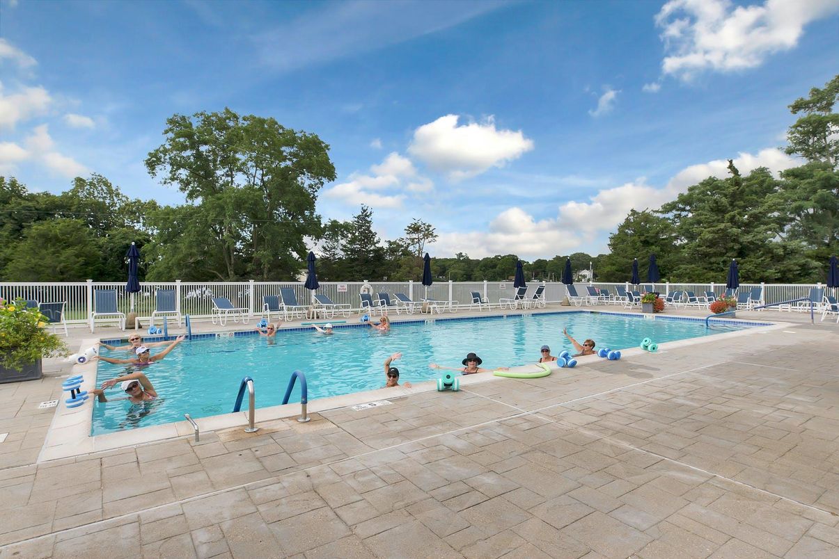 Exterior, Pool