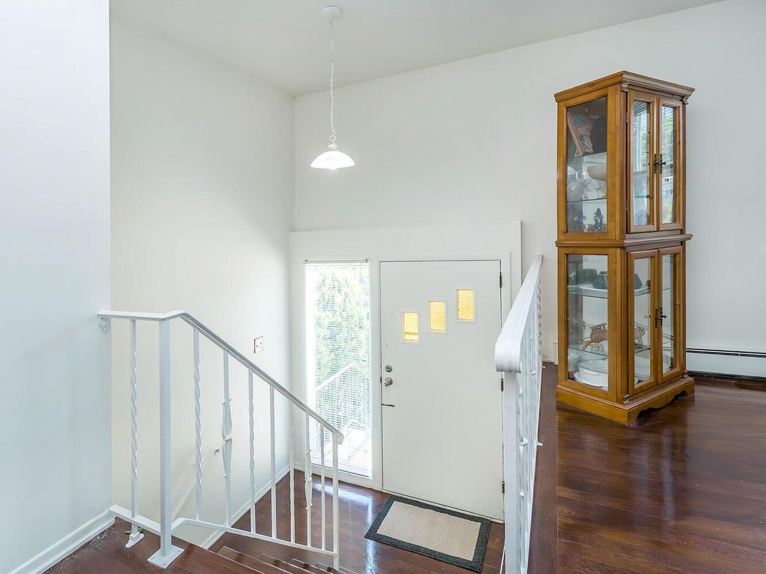 Interior, Pendant Lights, Wood Texture Flooring