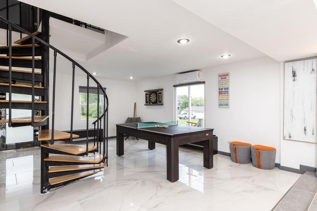 Billiard Table, Game Room, Interior, Marble, Recessed Lighting