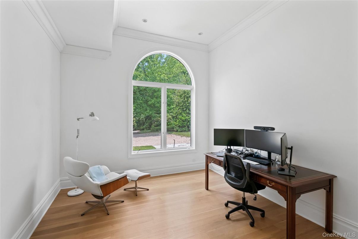 Home Office, Interior, Recessed Lighting, Wood Texture Flooring