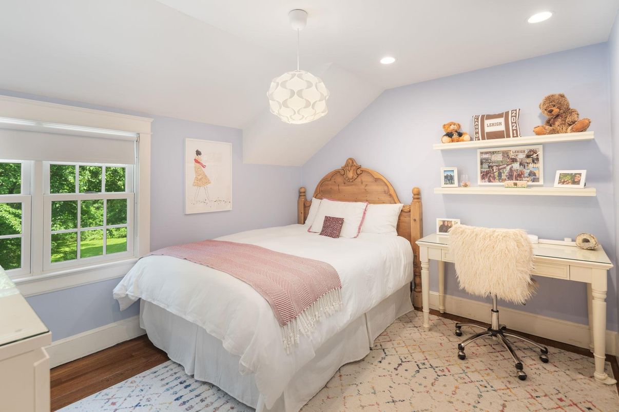 Bedroom, Home Office, Interior, Pendant Lights, Recessed Lighting, Wood Texture Flooring