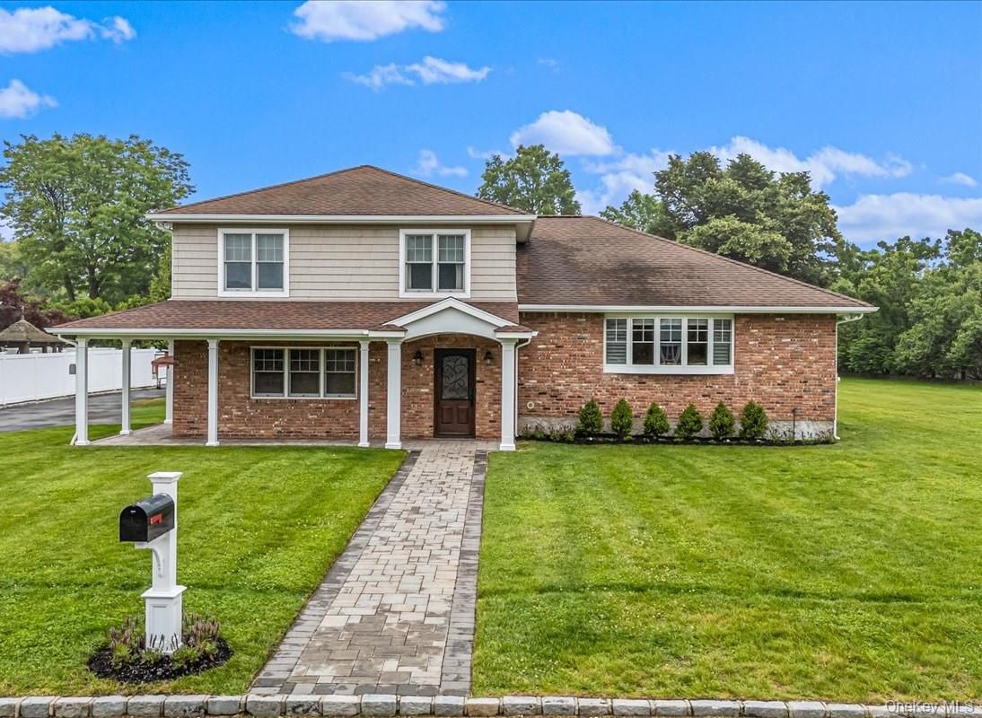 Exterior, Facade, Brick Facade, Split Level