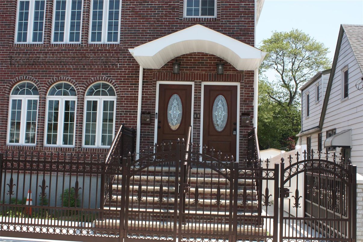 Exterior, Facade, Brick Facade, Highrise