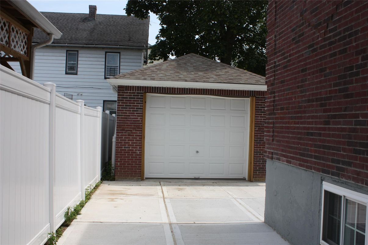 Detached Garage, Exterior