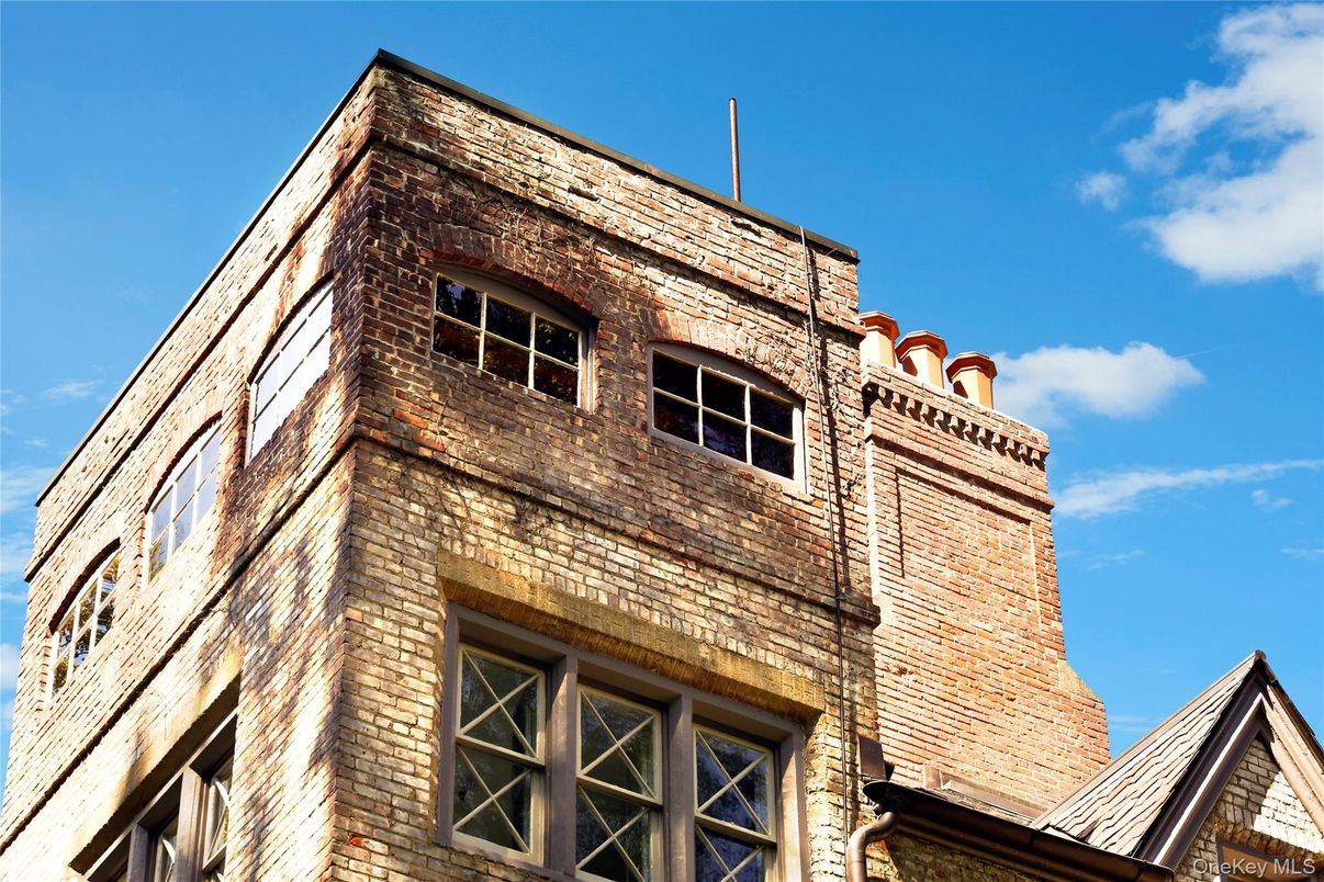 Exterior, Facade, Condo Building