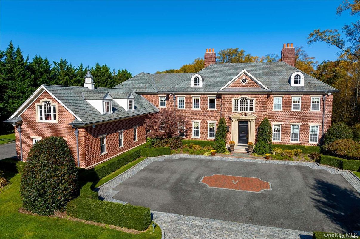 Exterior, Facade, Brick Facade, French Provincial