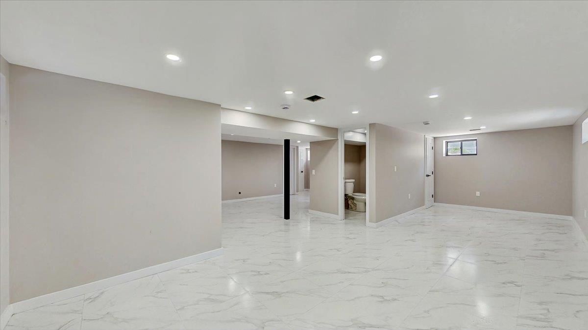 Empty room, Interior, Marble, Recessed Lighting