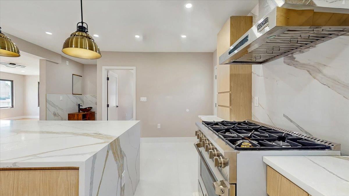 Interior, Kitchen, Pendant Lights, Recessed Lighting