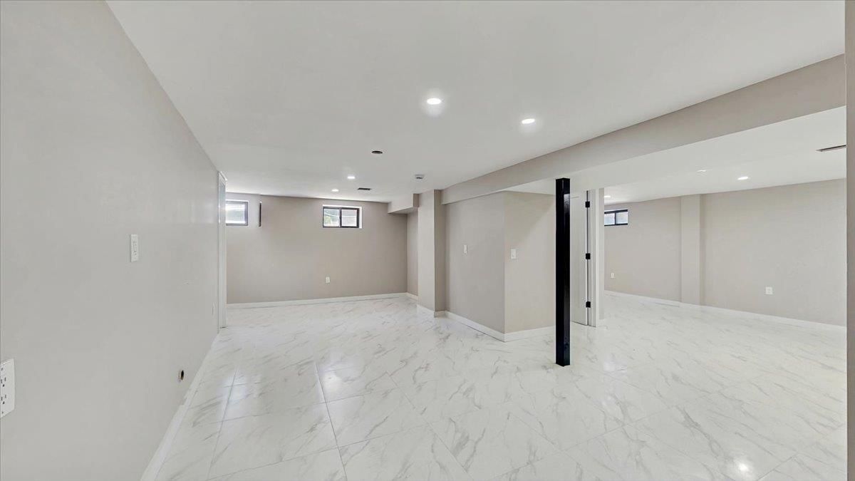Empty room, Interior, Marble, Recessed Lighting