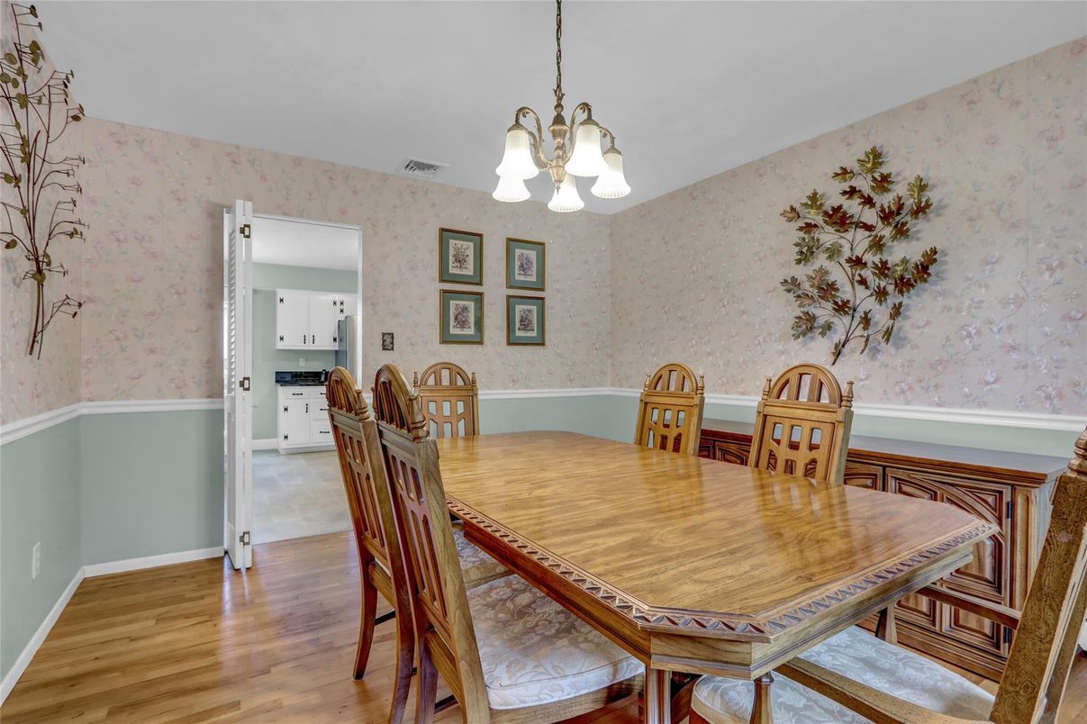 Chandelier, Dining room, Interior, Pendant Lights, Wood Texture Flooring