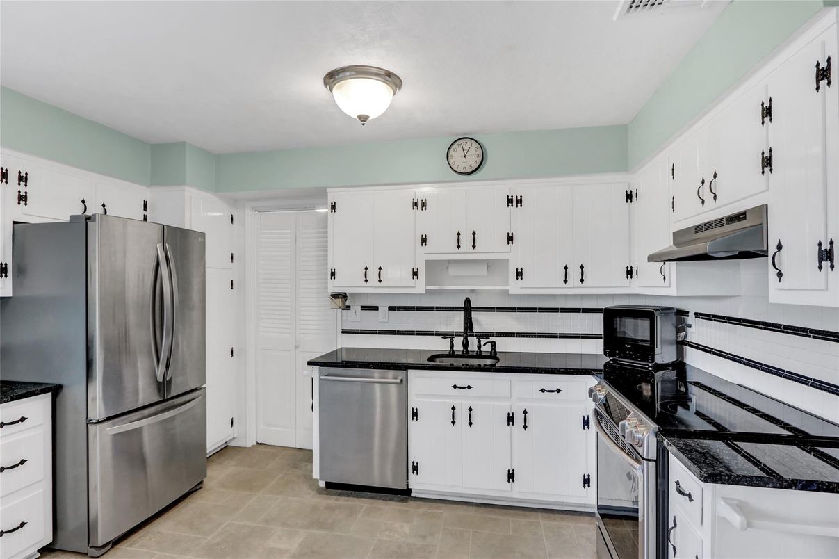Interior, Kitchen, Stainless Steel Appliances