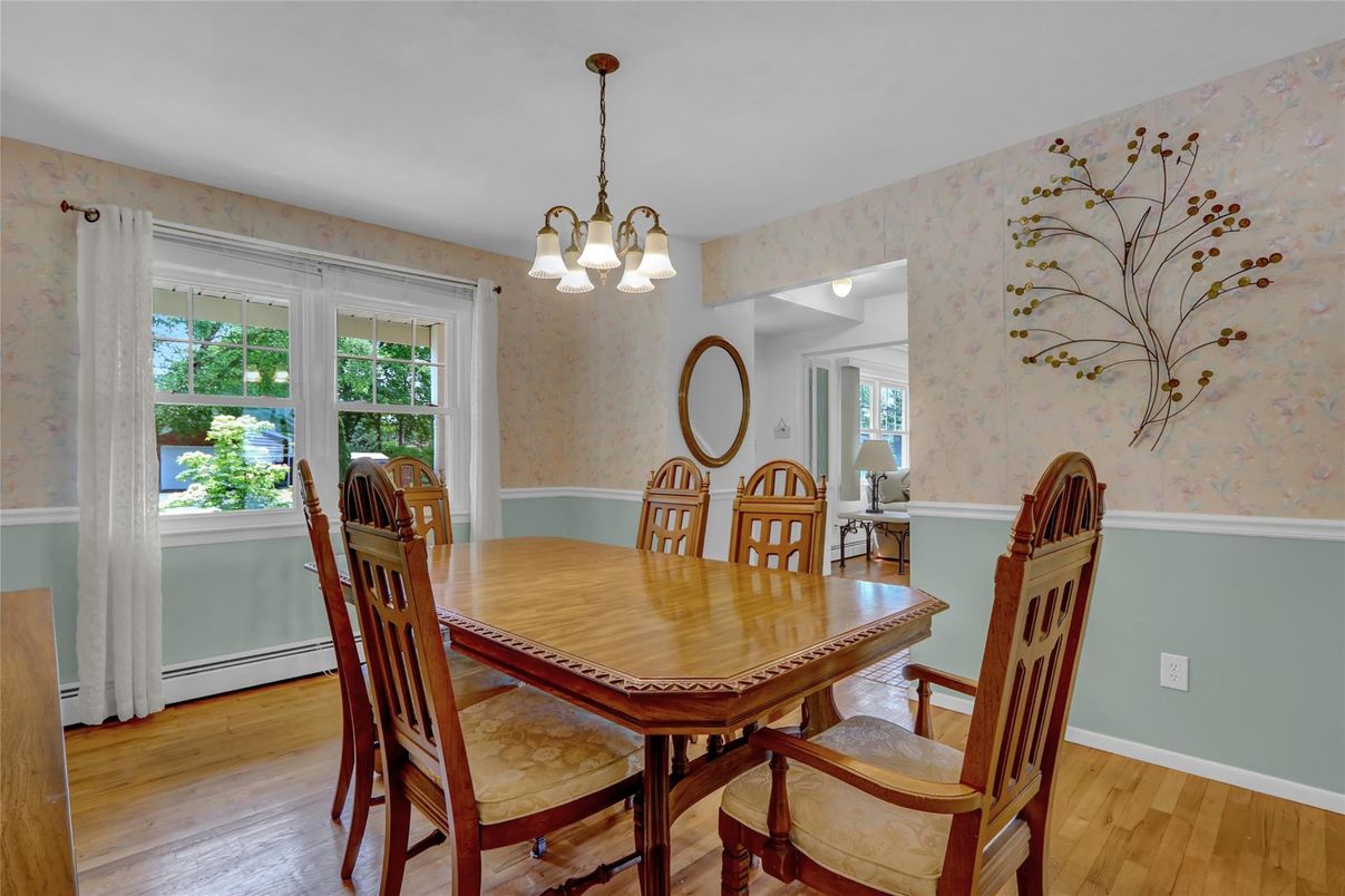 Chandelier, Dining room, Interior, Pendant Lights, Wood Texture Flooring