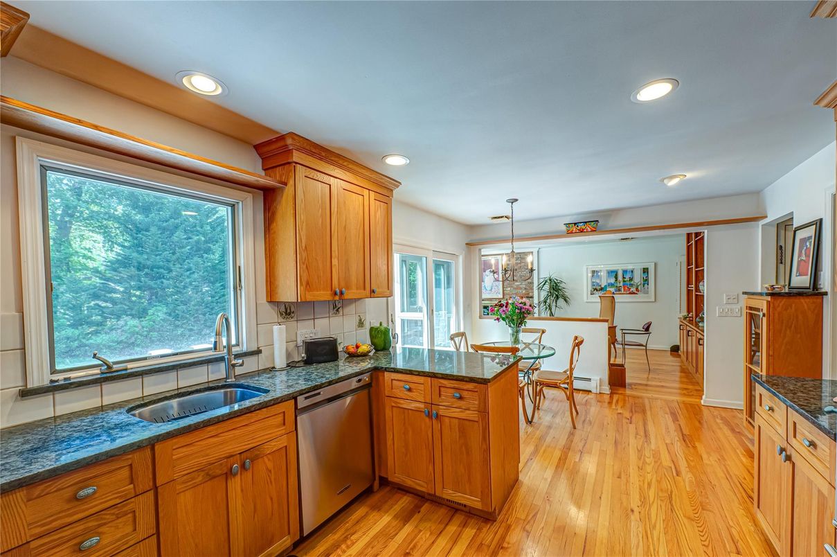 Dining room, Interior, Kitchen, Pendant Lights, Recessed Lighting, Wood Texture Flooring