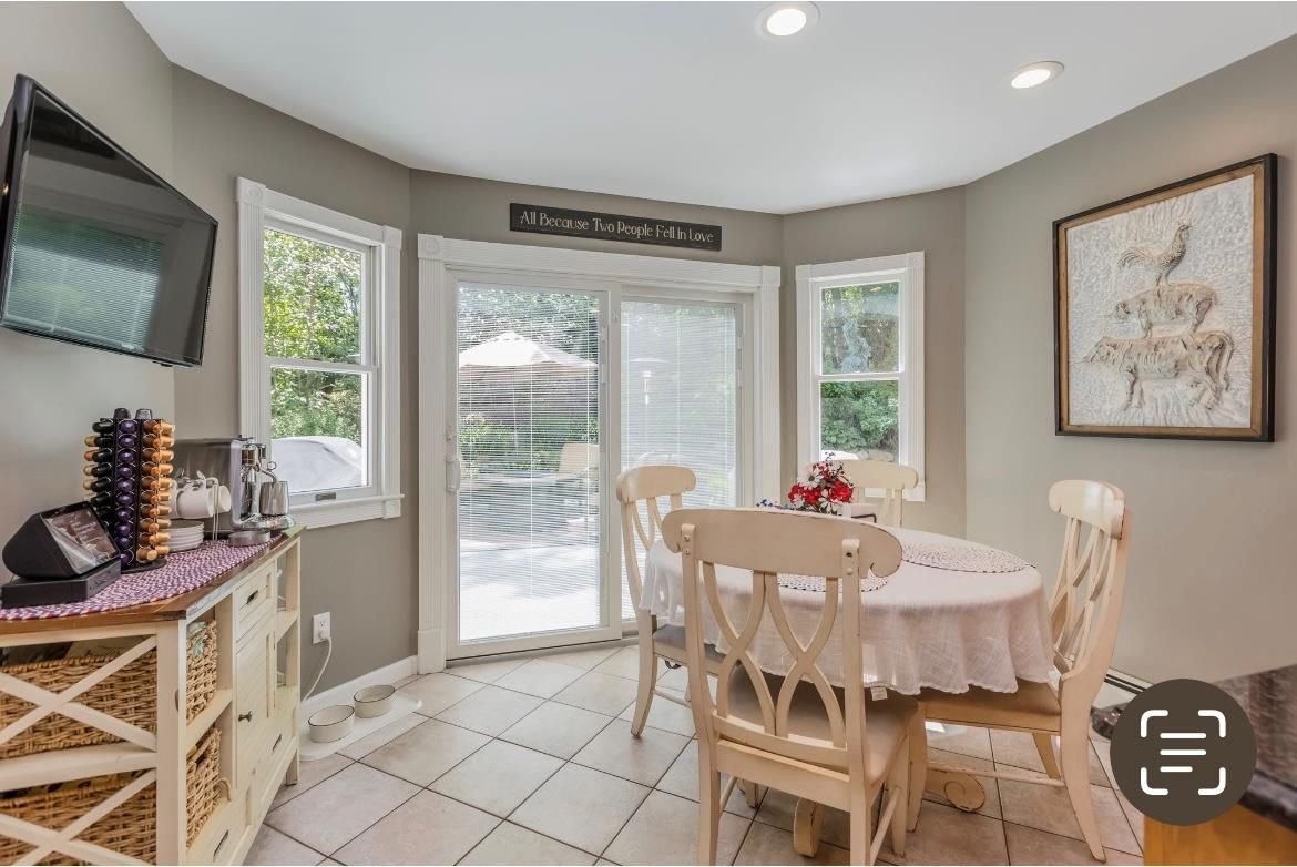 Dining room, Interior, Recessed Lighting