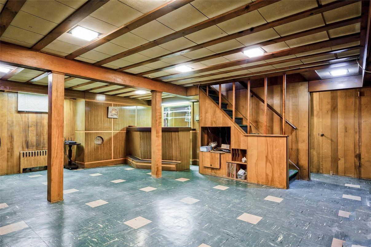 Interior, Wooden Walls