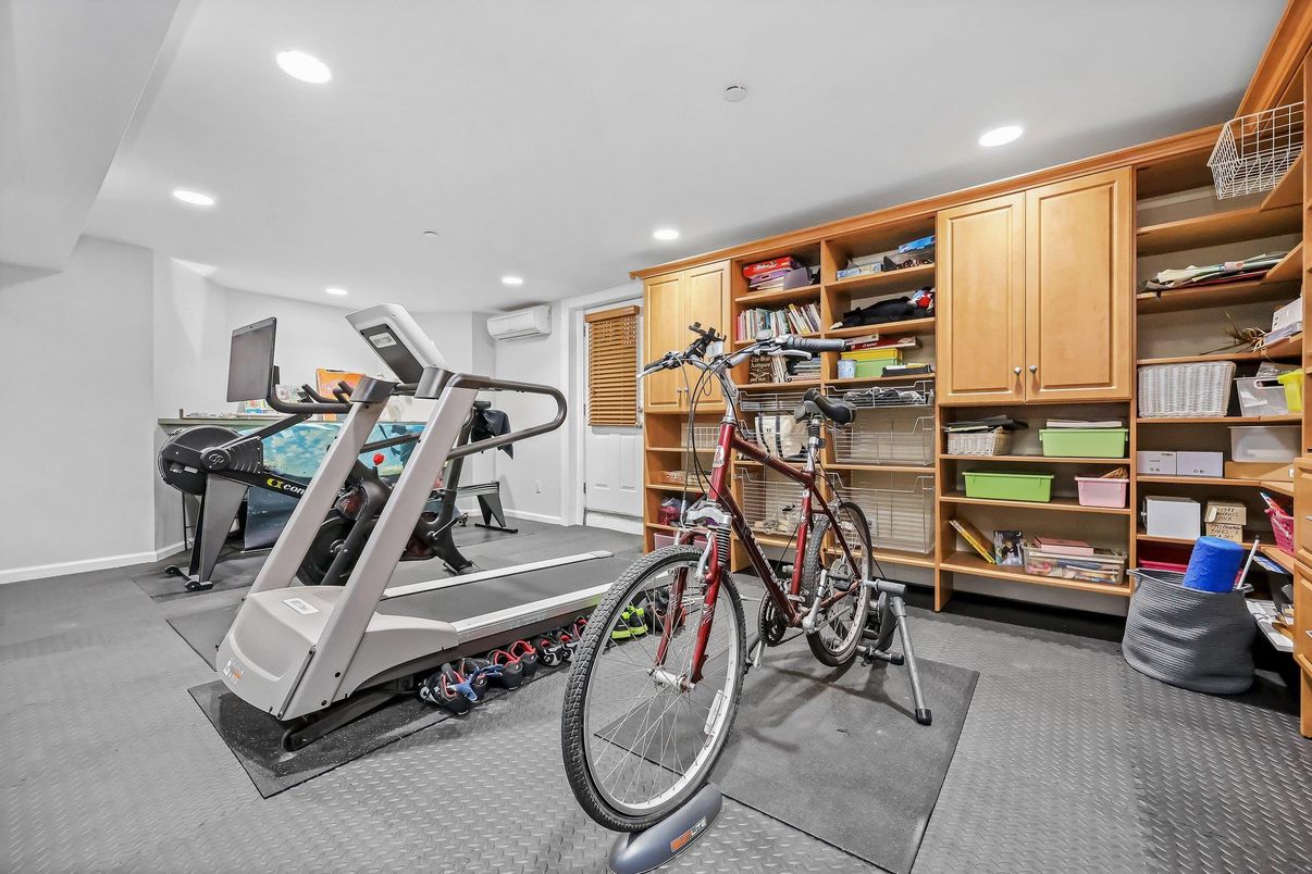 Fitness Equipment, Interior, Recessed Lighting