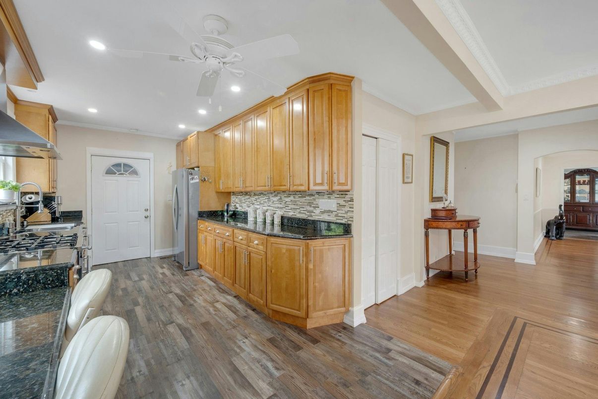 Interior, Kitchen, Recessed Lighting, Wood Texture Flooring