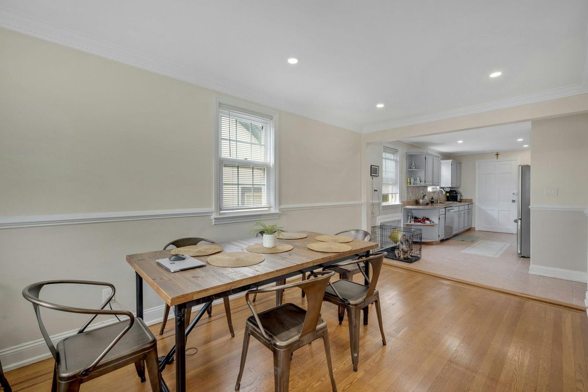Dining room, Interior, Kitchen, Recessed Lighting, Wood Texture Flooring