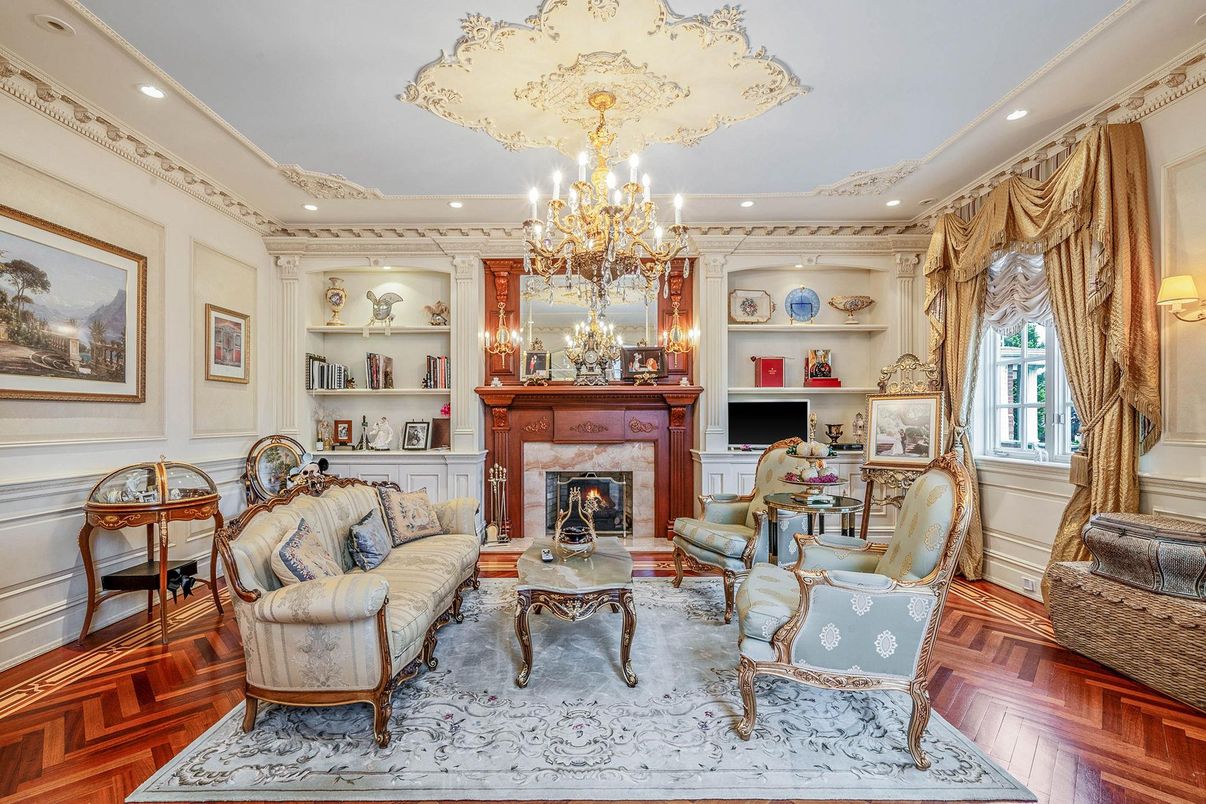 Chandelier, Dining room, Fireplace, Interior, Living room, Recessed Lighting, Wood Texture Flooring