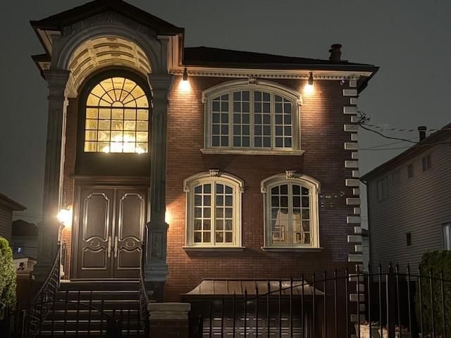 Exterior, Facade, Brick Facade, Rowhouse