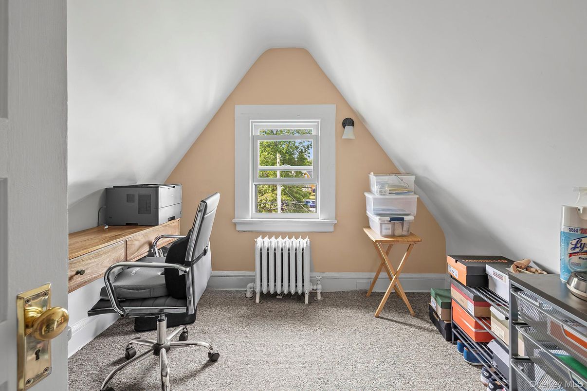 Home Office, Interior