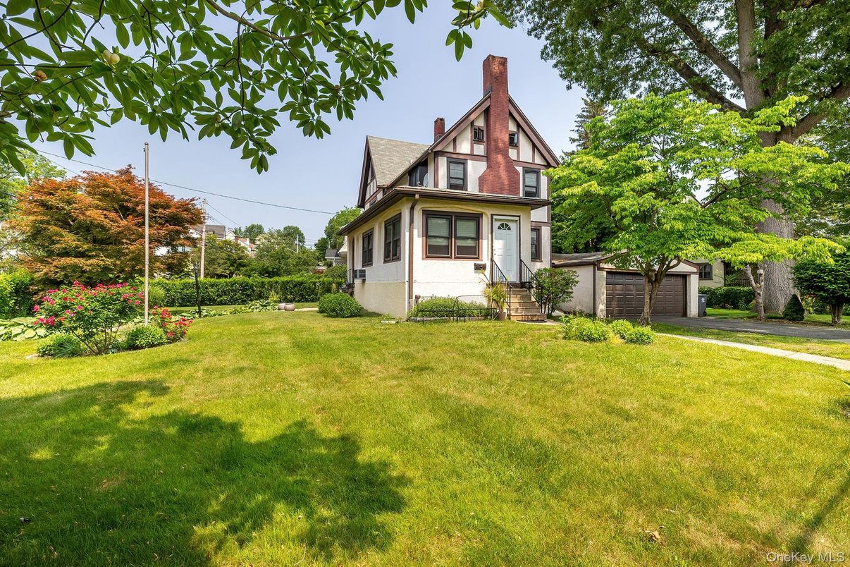 Backyard, Detached Garage, Exterior, Facade, Queen Anne Victorian