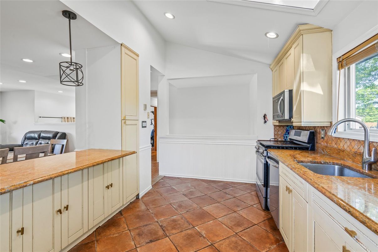 Interior, Kitchen, Pendant Lights, Recessed Lighting