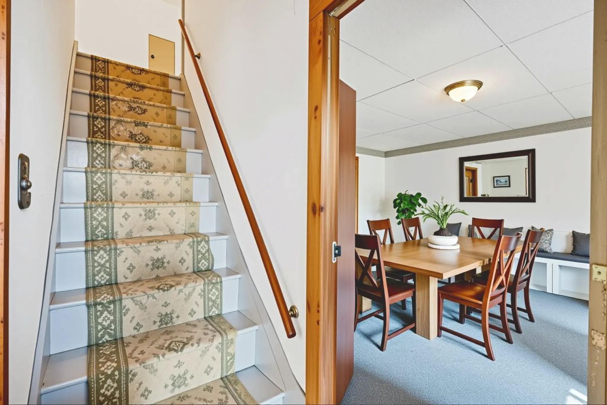 Dining room, Interior