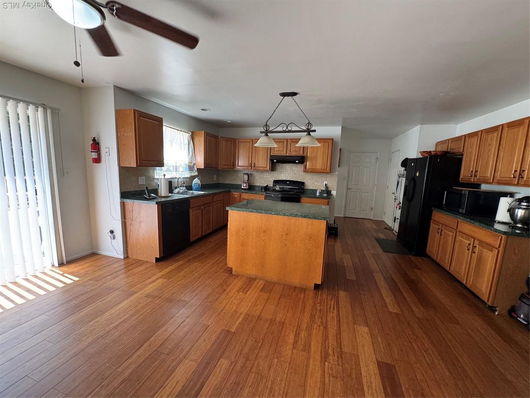Interior, Kitchen, Pendant Lights, Wood Texture Flooring