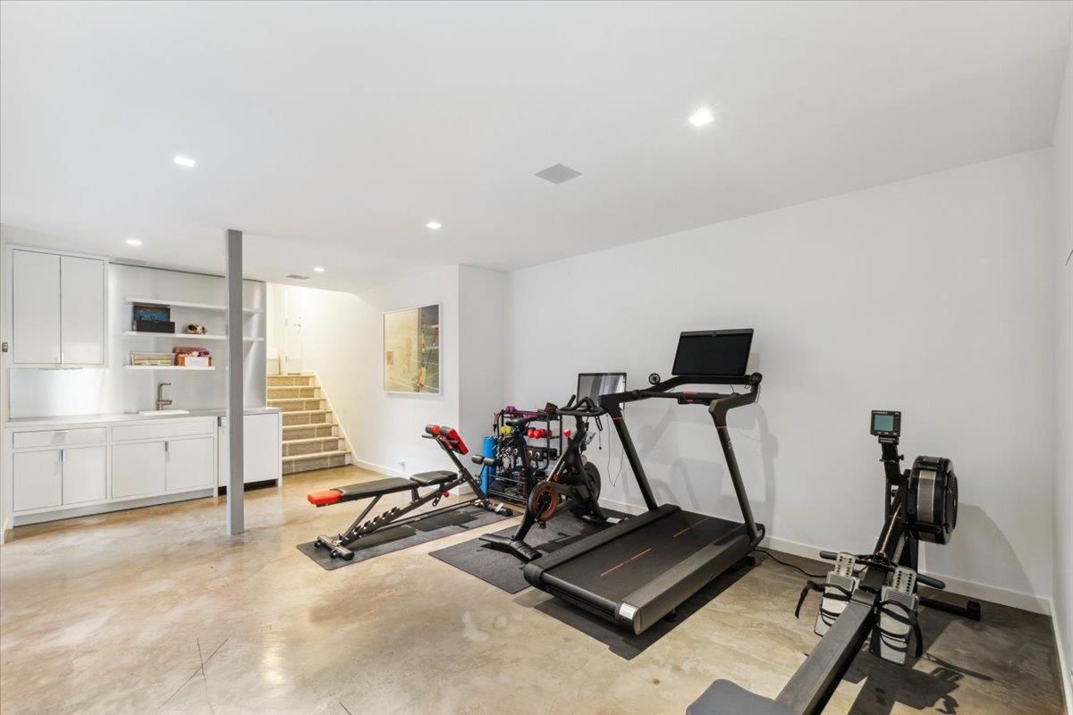 Fitness Equipment, Interior, Recessed Lighting