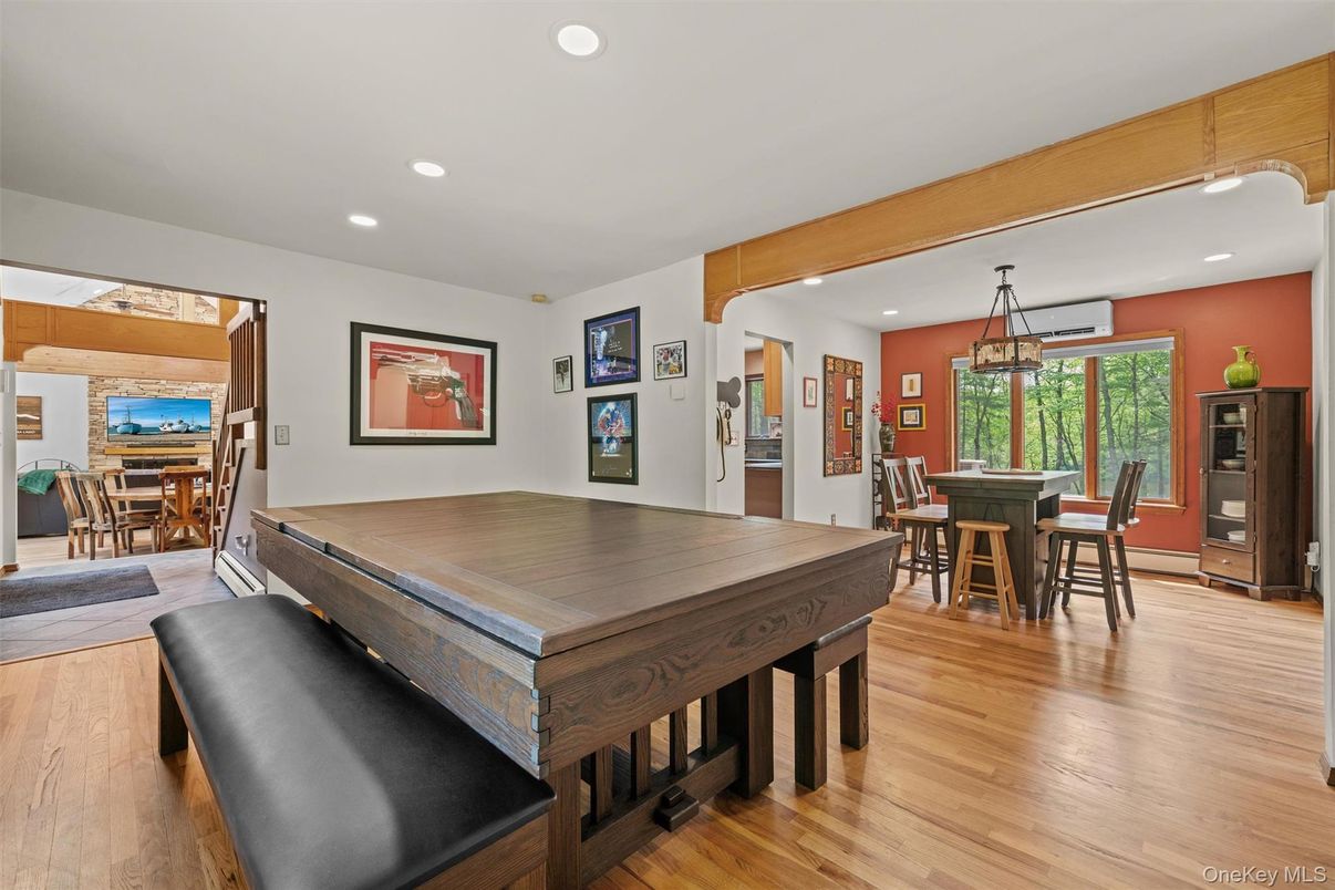 Chandelier, Dining room, Interior, Pendant Lights, Recessed Lighting, Wood Texture Flooring