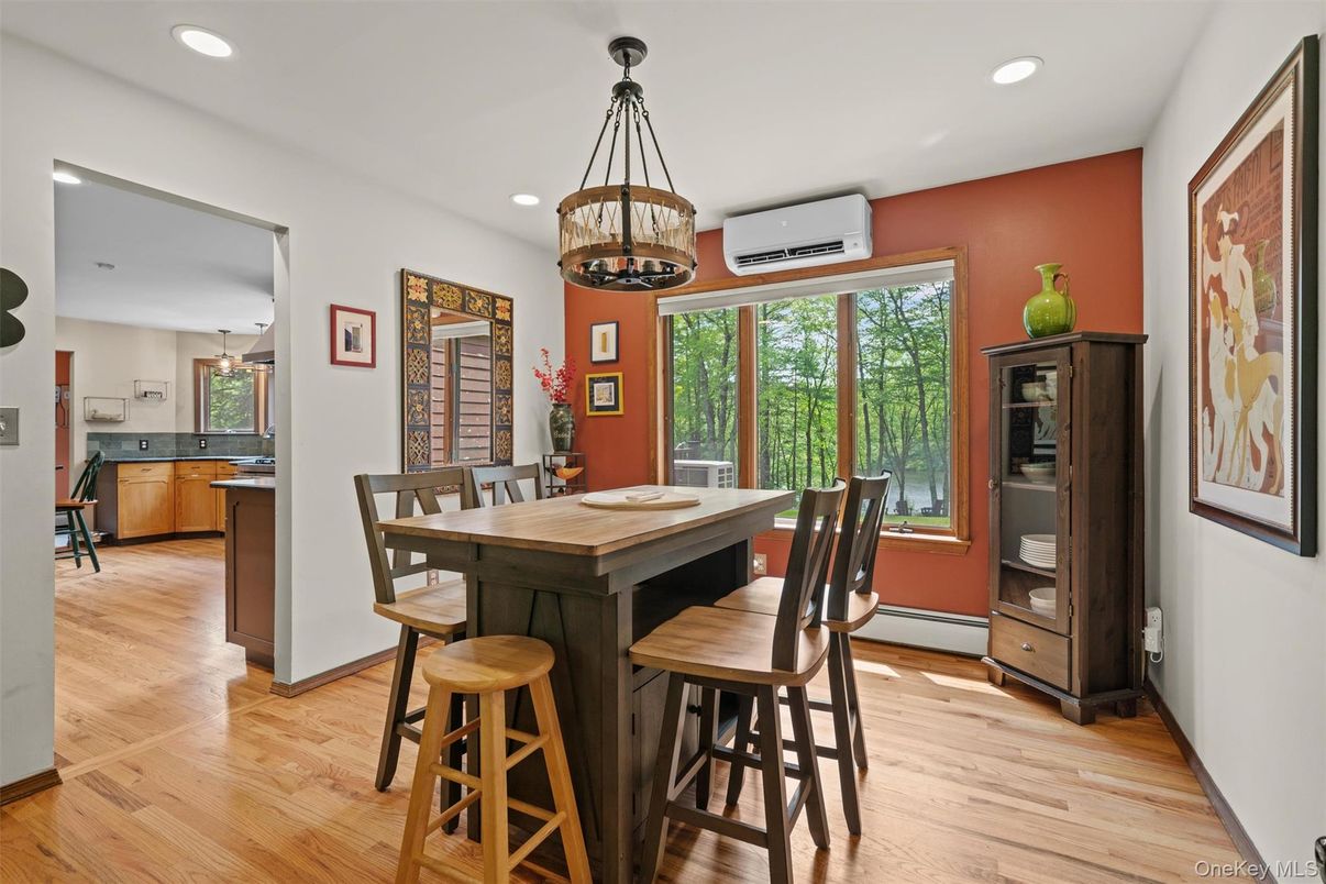 Dining room, Interior, Kitchen, Pendant Lights, Recessed Lighting, Wood Texture Flooring