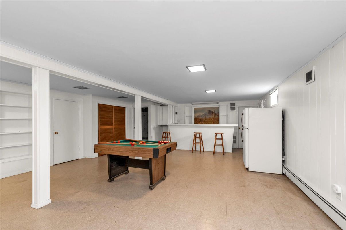 Billiard Table, Game Room, Interior, Recessed Lighting