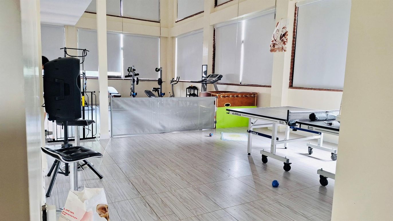 Game Room, Interior