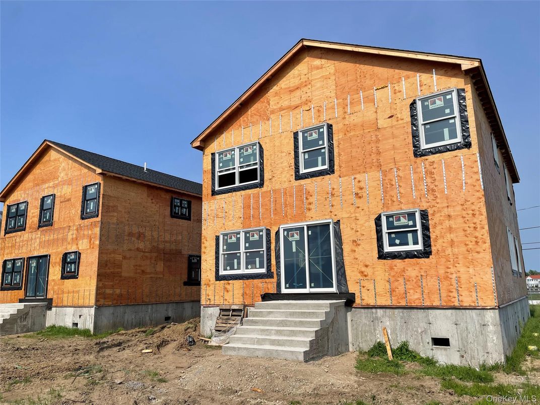 Exterior, Facade, Brick Facade, Rowhouse