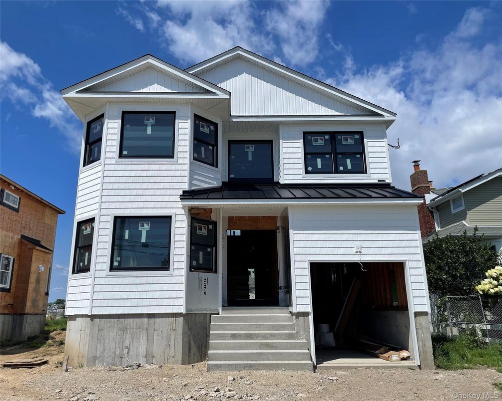 Attached, Exterior, Facade, Farmhouse
