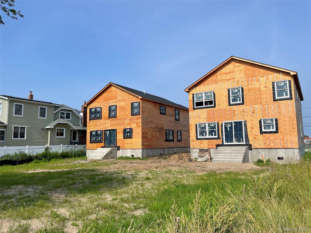 Exterior, Facade, Brick Facade, Brick Traditional