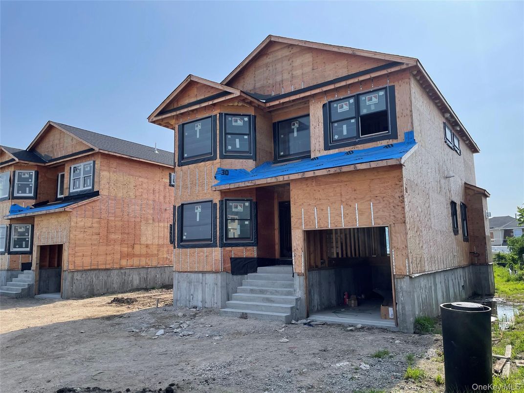 Exterior, Facade, Brick Facade, Rowhouse