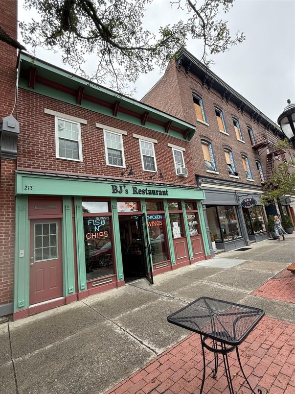 Exterior, Facade, Brick Facade, Rowhouse