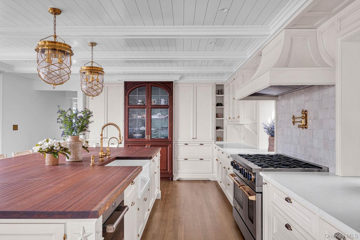Interior, Kitchen, Pendant Lights, Wood Texture Flooring