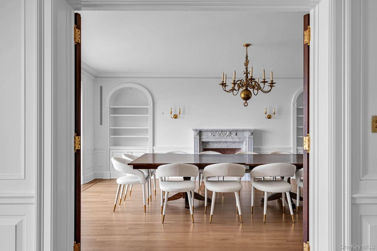 Chandelier, Dining room, Fireplace, Interior, Wood Texture Flooring