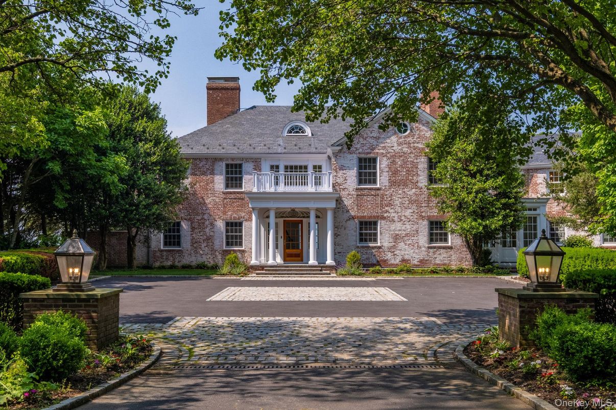 Exterior, Facade, Brick Facade, French Provincial