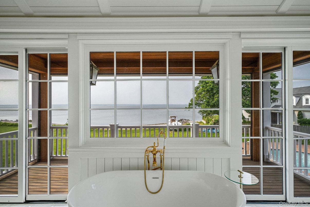 Bathroom, Free Standing Baths, Interior, Water