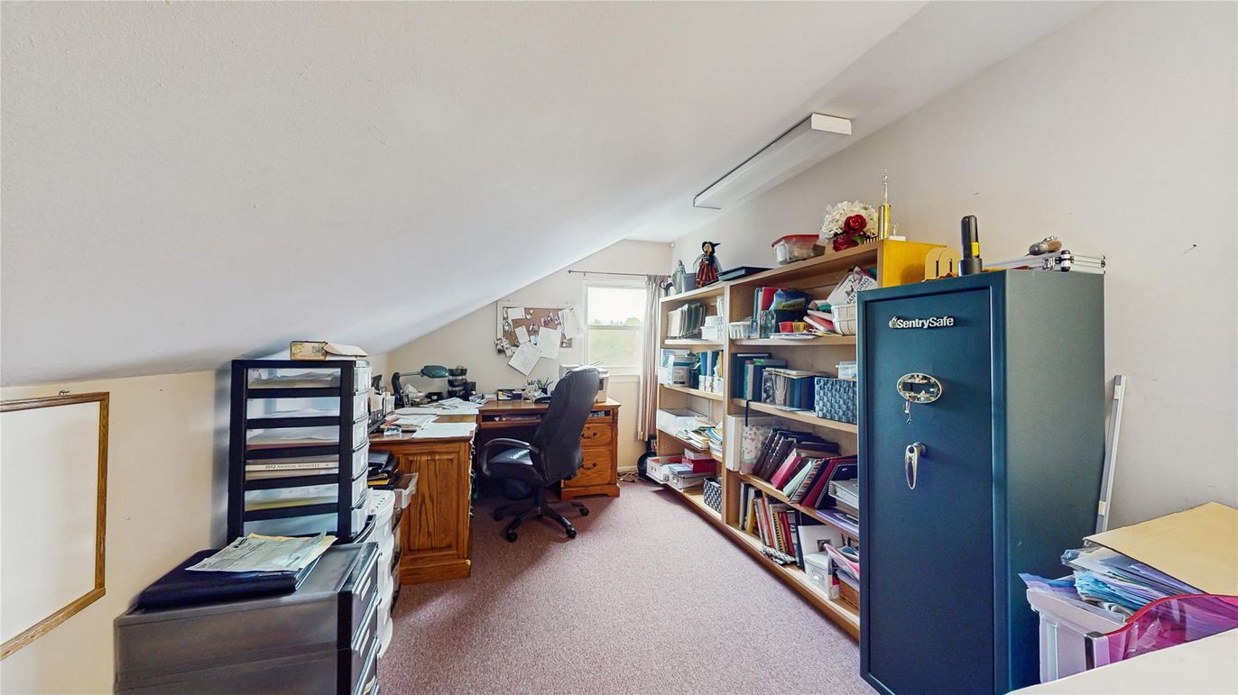 Home Office, Interior