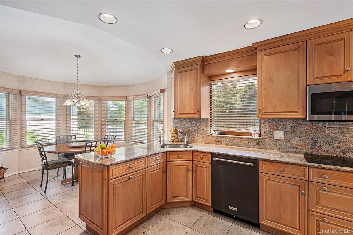 Chandelier, Dining room, Interior, Kitchen, Recessed Lighting
