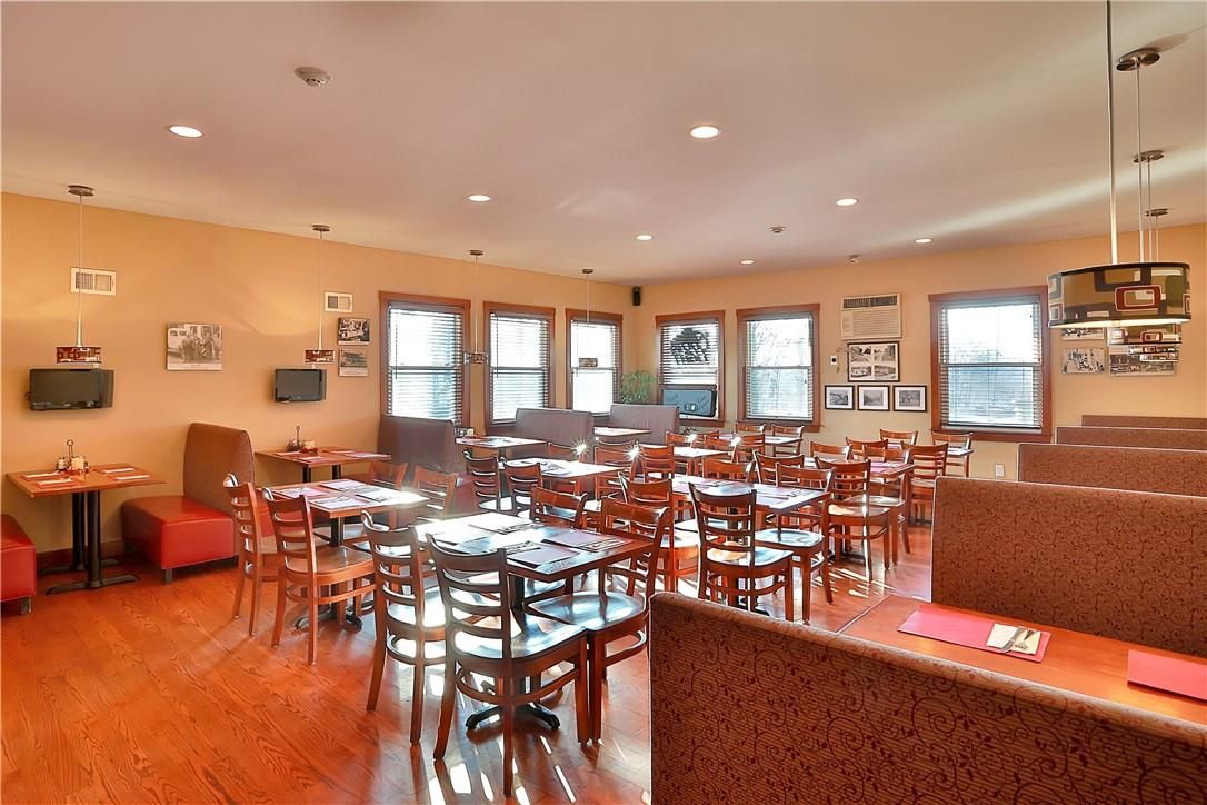 Dining room, Interior, Pendant Lights, Recessed Lighting, Wood Texture Flooring