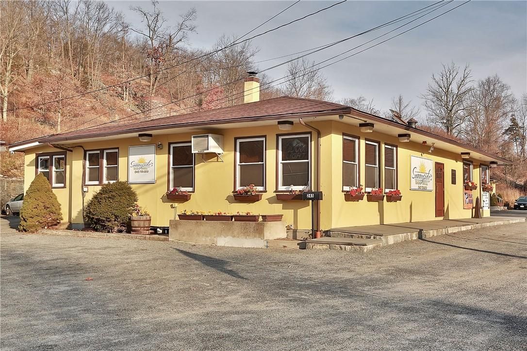 Exterior, Facade, Cape Cod