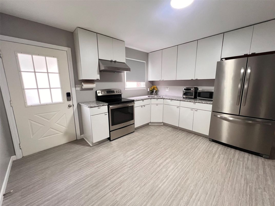 Interior, Kitchen, Stainless Steel Appliances