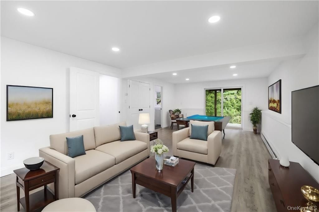 Billiard Table, Game Room, Interior, Living room, Recessed Lighting, Wood Texture Flooring